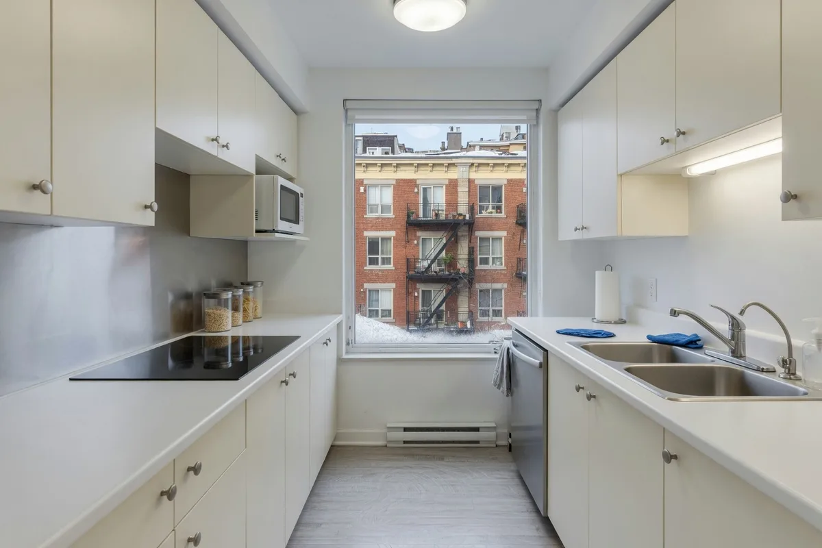 Condo kitchen after a clean
